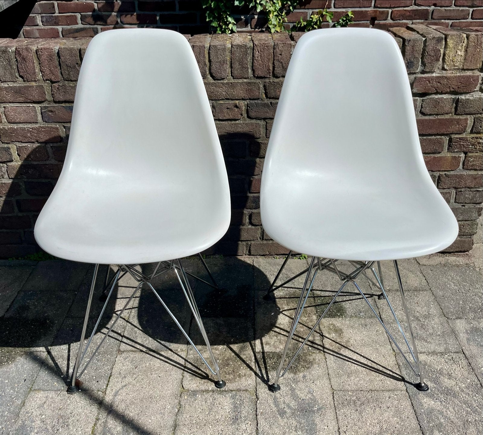 Vitra Eames DSR stoelen - Set van 2 - Wit, Huis en Inrichting, Stoelen, Ophalen, Kunststof, Gebruikt, Twee