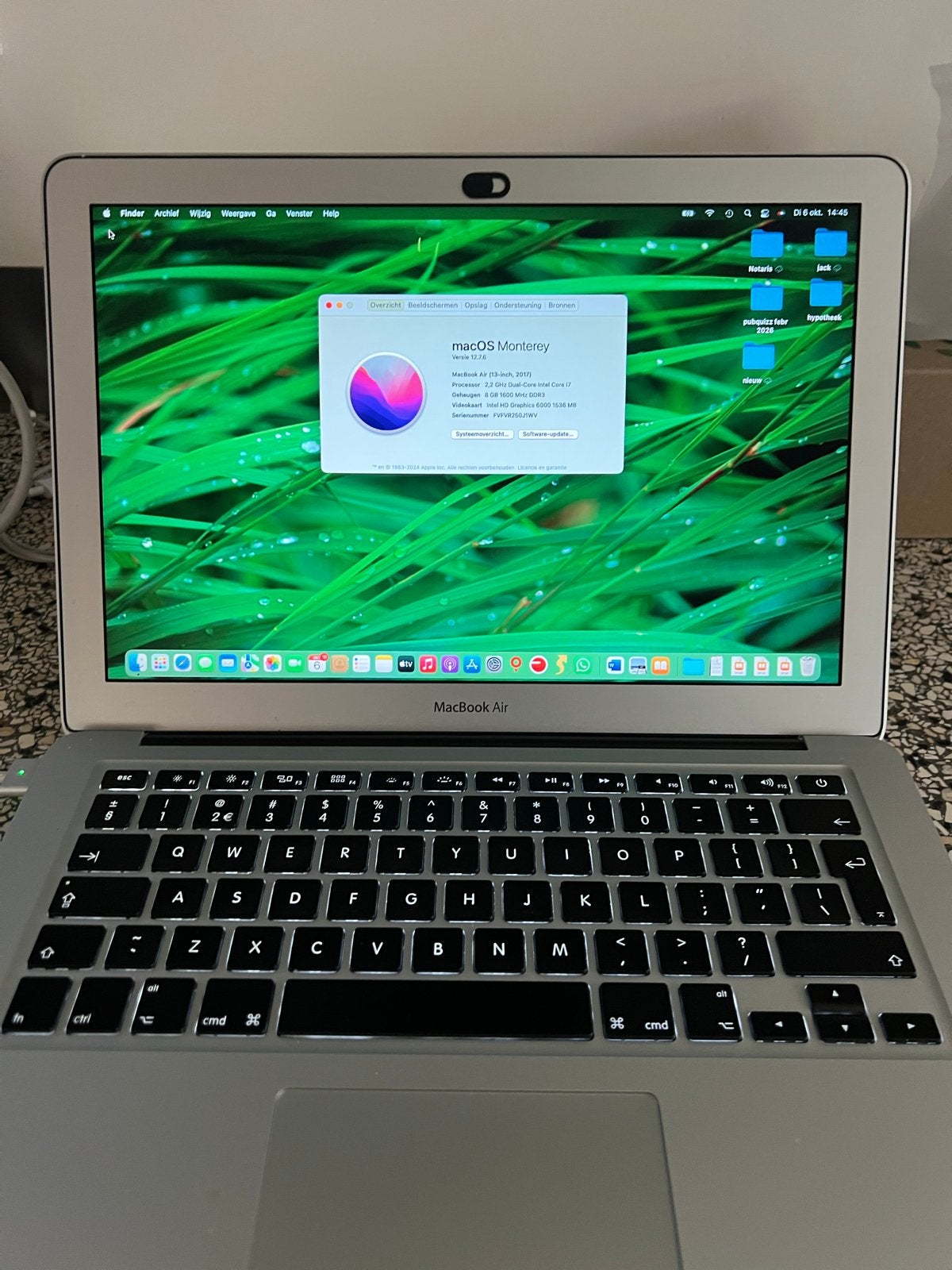 MacBook Air 2017 - 13 inch, 256GB SSD, 8GB RAM