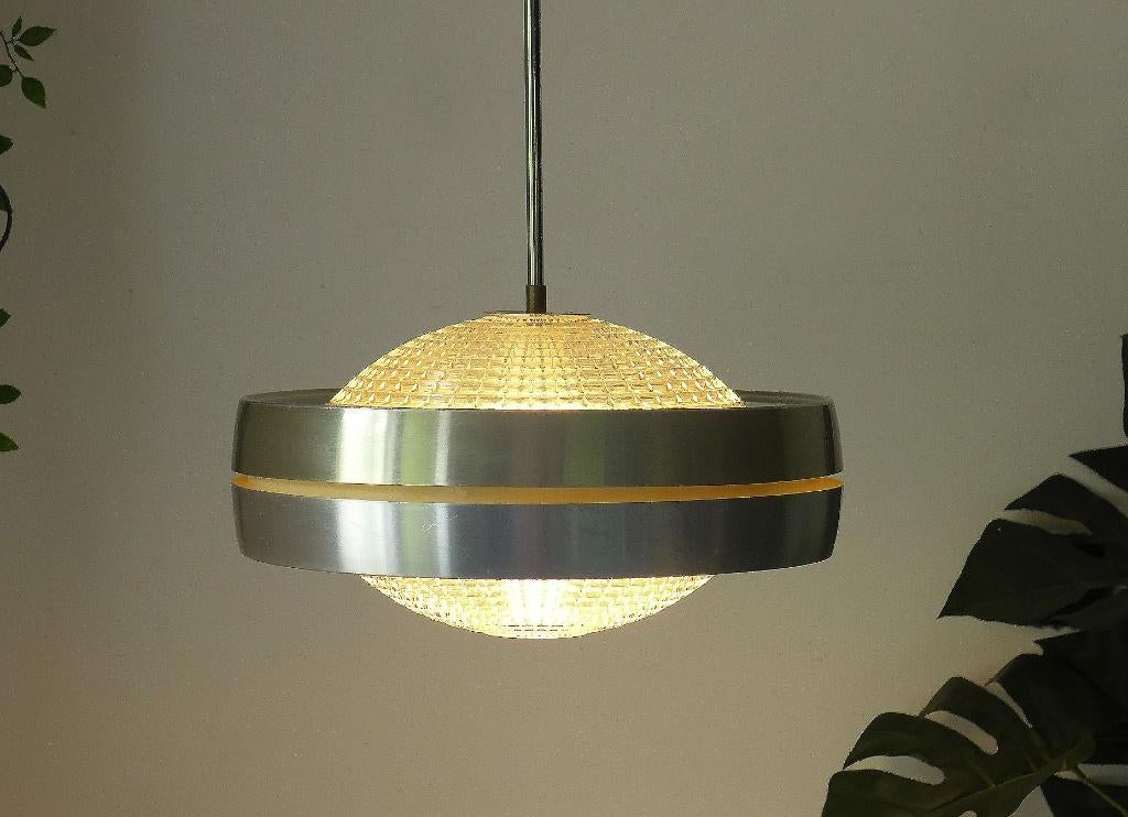 Zeldzame Hanglamp RAAK Lamp Jaren 60 70 Ufo Aluminium Glas, Huis en Inrichting, Lampen | Hanglampen, Ophalen, Gebruikt, Glas, Space age