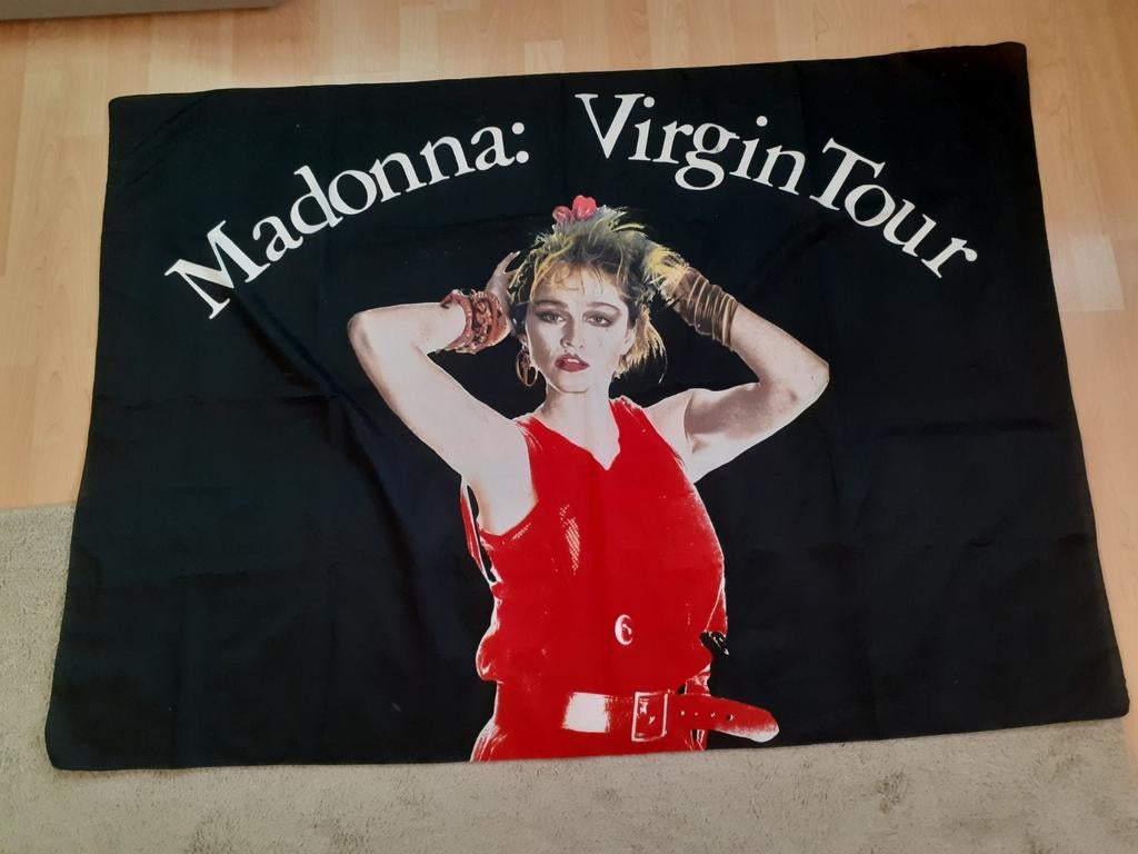 MADONNA Vlag - VIRGIN Tour 1985, Ophalen of Verzenden, Zo goed als nieuw, Gebruiksvoorwerp
