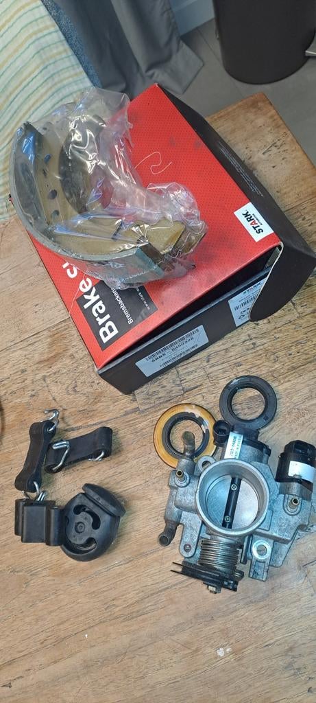 Lada Niva onderdelen remschoenen gasklephuis inclsensore, Ophalen of Verzenden, Lada