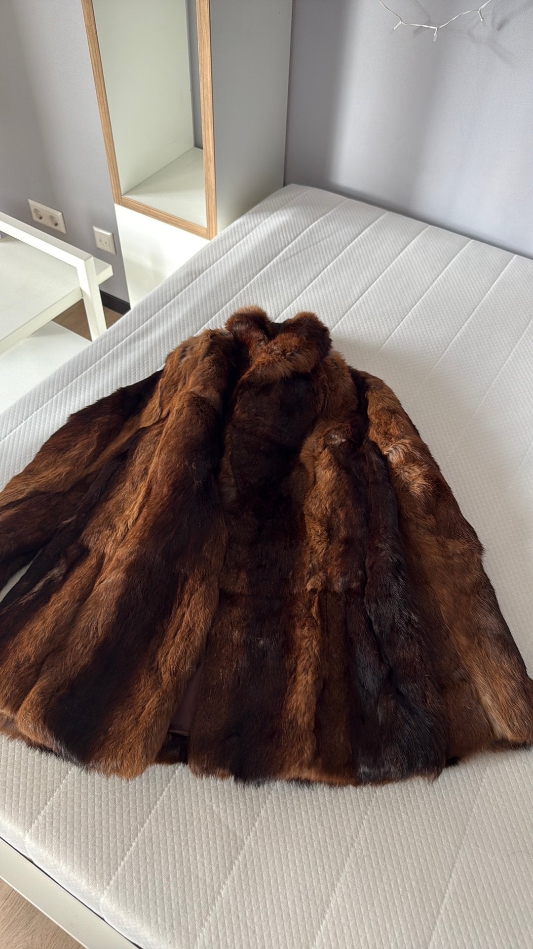 Real Fur Coat, Ophalen