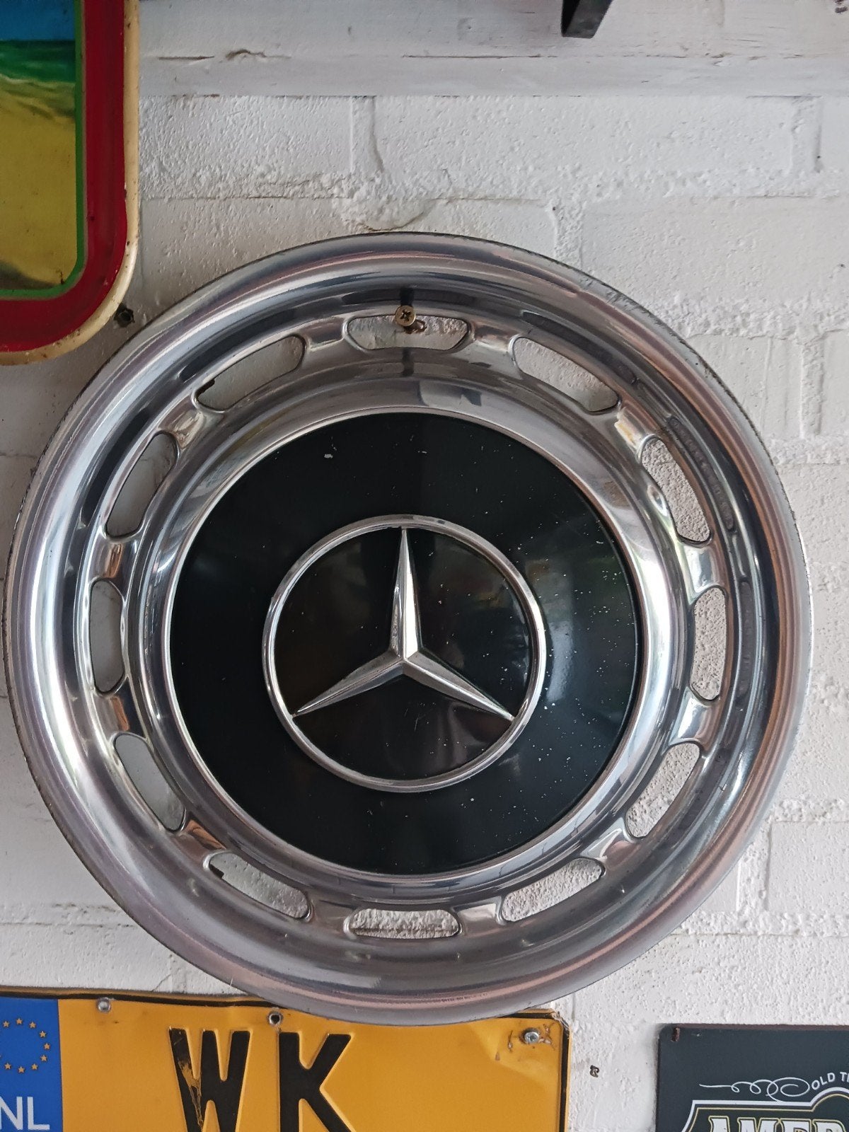 Mercedes sierdop, Ophalen