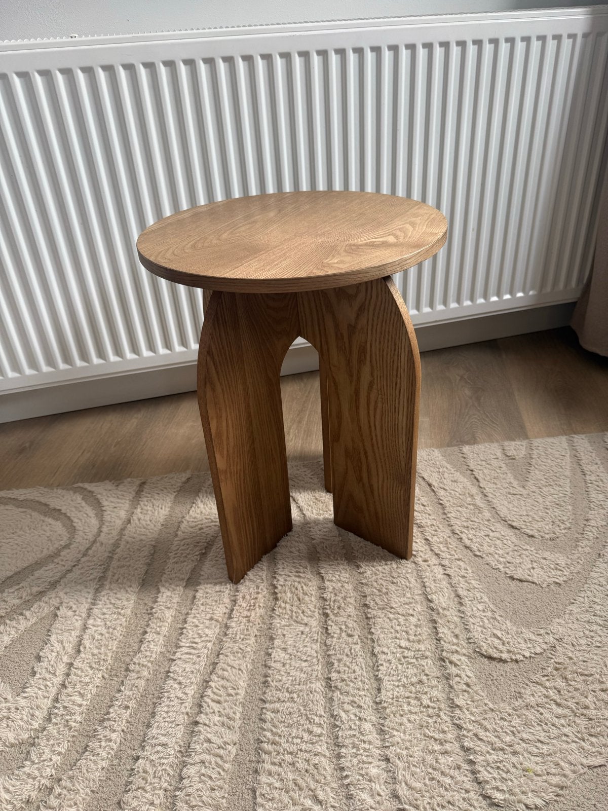 Houten Bijzettafel - Rond en Stijlvol, Huis en Inrichting, 45 tot 60 cm, Minder dan 55 cm, Rond, Ophalen of Verzenden