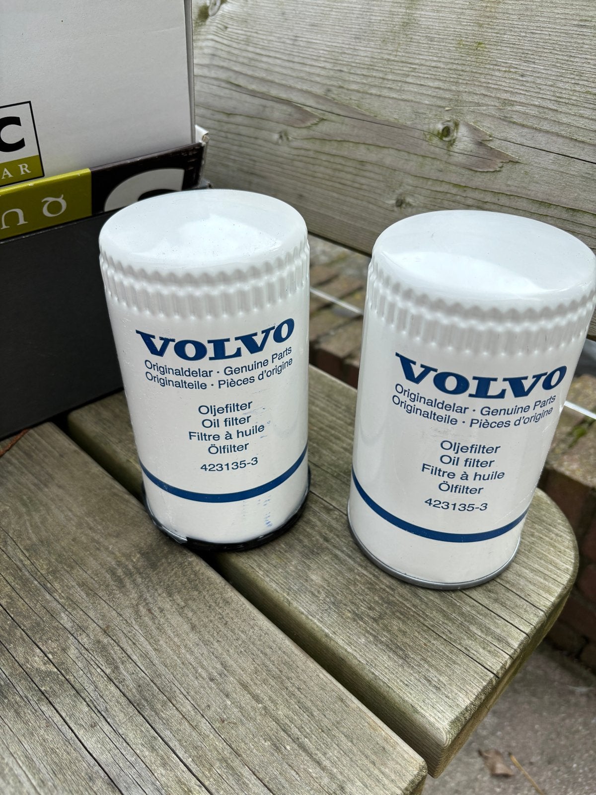 Nieuwe originele Volvo oliefilters (2 stuks), Ophalen of Verzenden, Nieuw