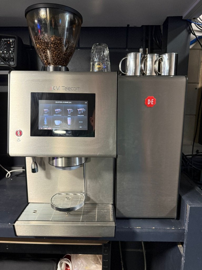 Professionele Douwe Egberts Koffiemachine - Volautomatisch, Gebruikt, 10 kopjes of meer, Koffiemachine, Koffiebonen