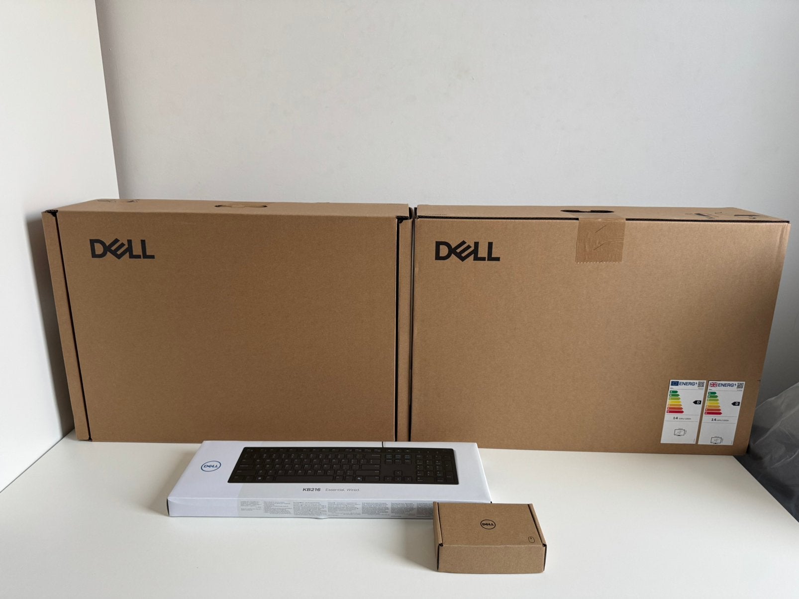 2 DELL Pro P2426HE monitoren  + accesoirces, HD, In hoogte verstelbaar, Nieuw, Ophalen of Verzenden
