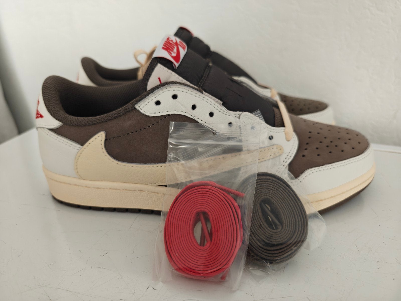 Travis Scott x Nike Air Jordan 1 Low Reverse Mocha, Kleding | Heren, Schoenen, Ophalen of Verzenden, Nieuw, Bruin