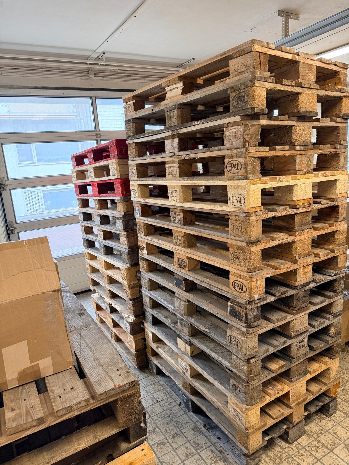 Diverse Pallets: EPAL/EUR, Standaard en Blokpallets, Ophalen, Overige houtsoorten, Minder dan 200 cm, Pallet