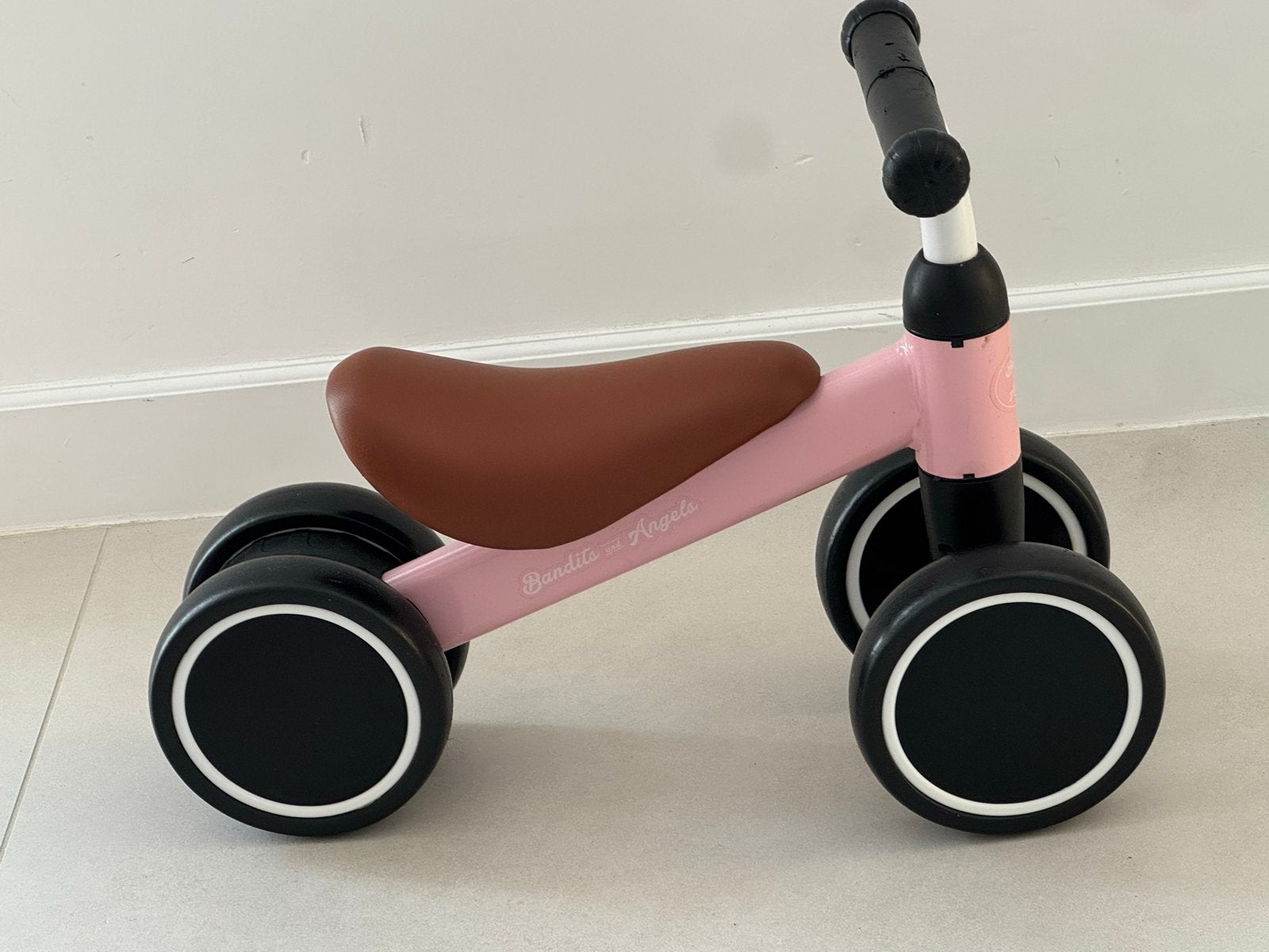 Bandits and Angels Loopfiets Roze - Zo goed als nieuw, Ophalen of Verzenden, Zo goed als nieuw, Minder dan 16 inch