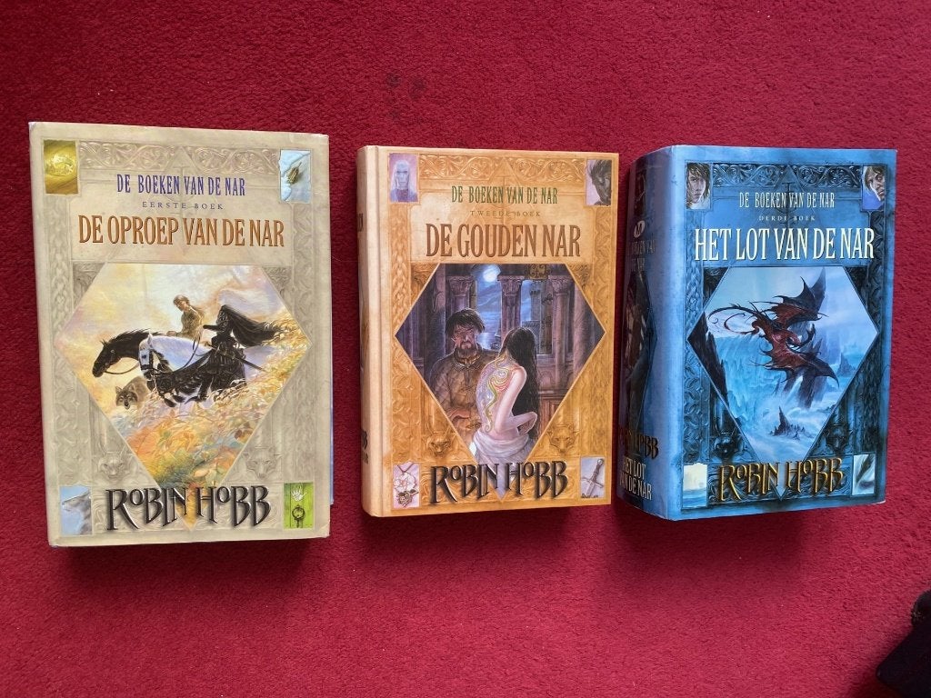 ROBIN HOBB DE BOEKEN VAN DE NAR DE COMPLETE TRILOGIE I GOEDE, Boeken, Ophalen of Verzenden, Gelezen
