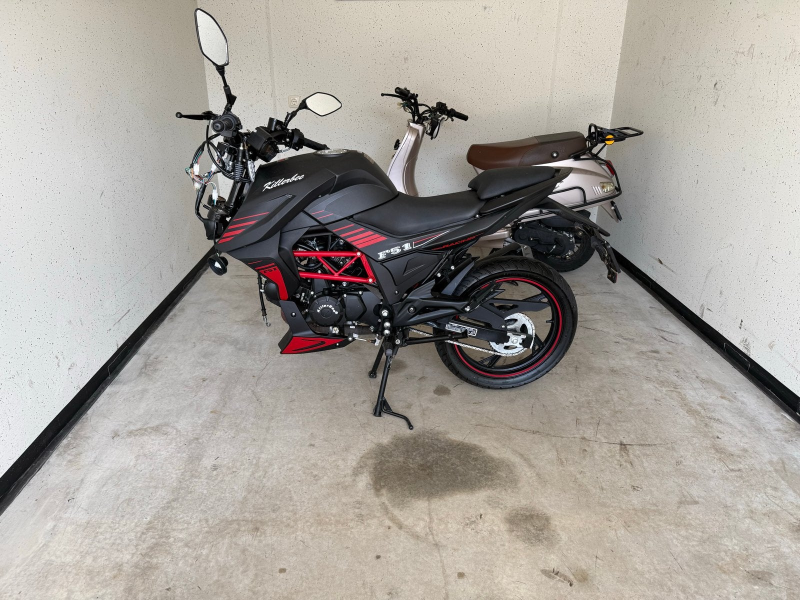 Killerbee F51 2023 met WOK-status - Opknapper/Onderdelen, Ophalen, Gebruikt, Maximaal 45 km/u, 4 versnellingen