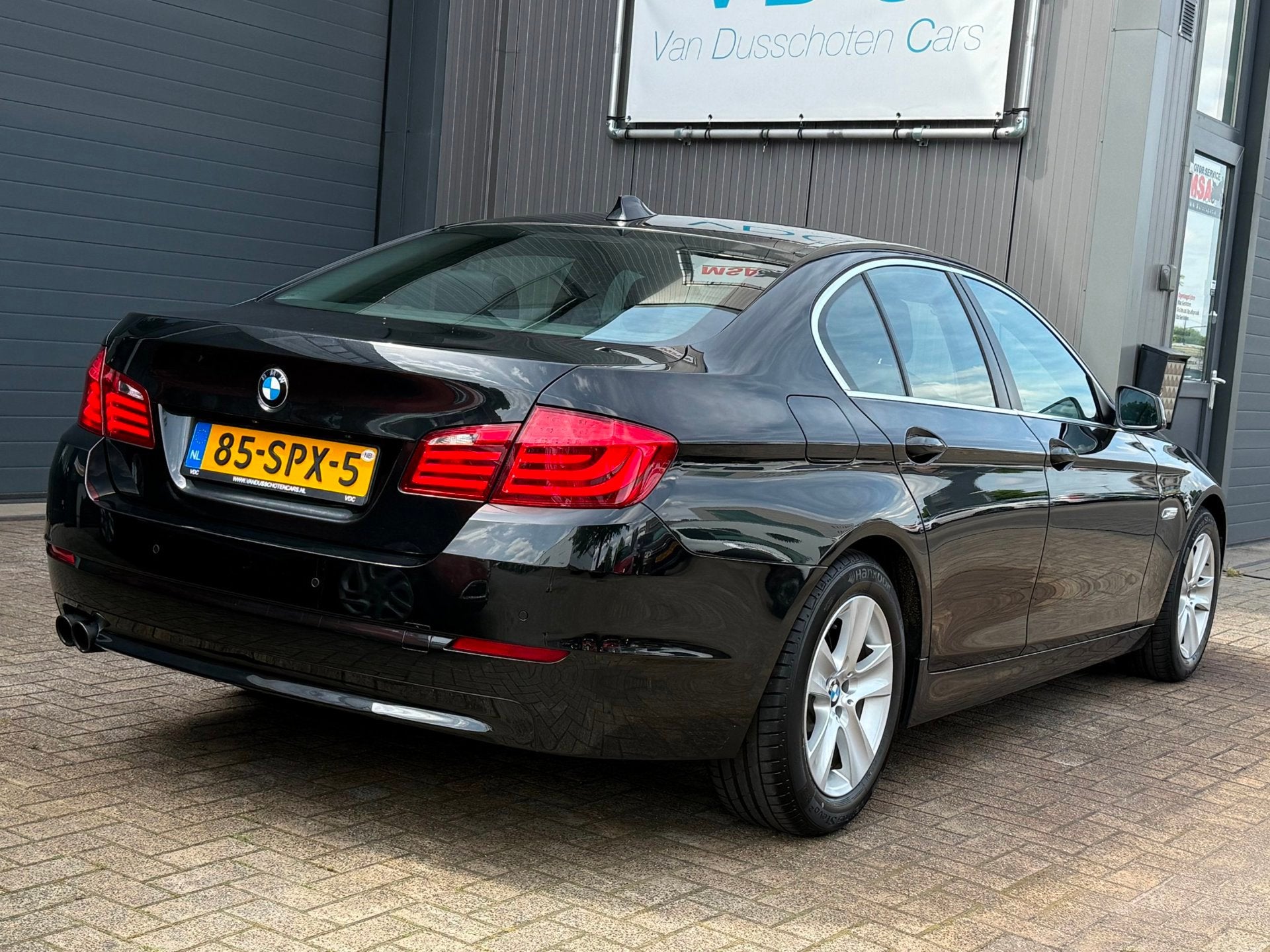 BMW 5-serie 520i Executive | Automaat | Xenon | Navigatie, Automaat, Euro 5, Gebruikt, 4 cilinders