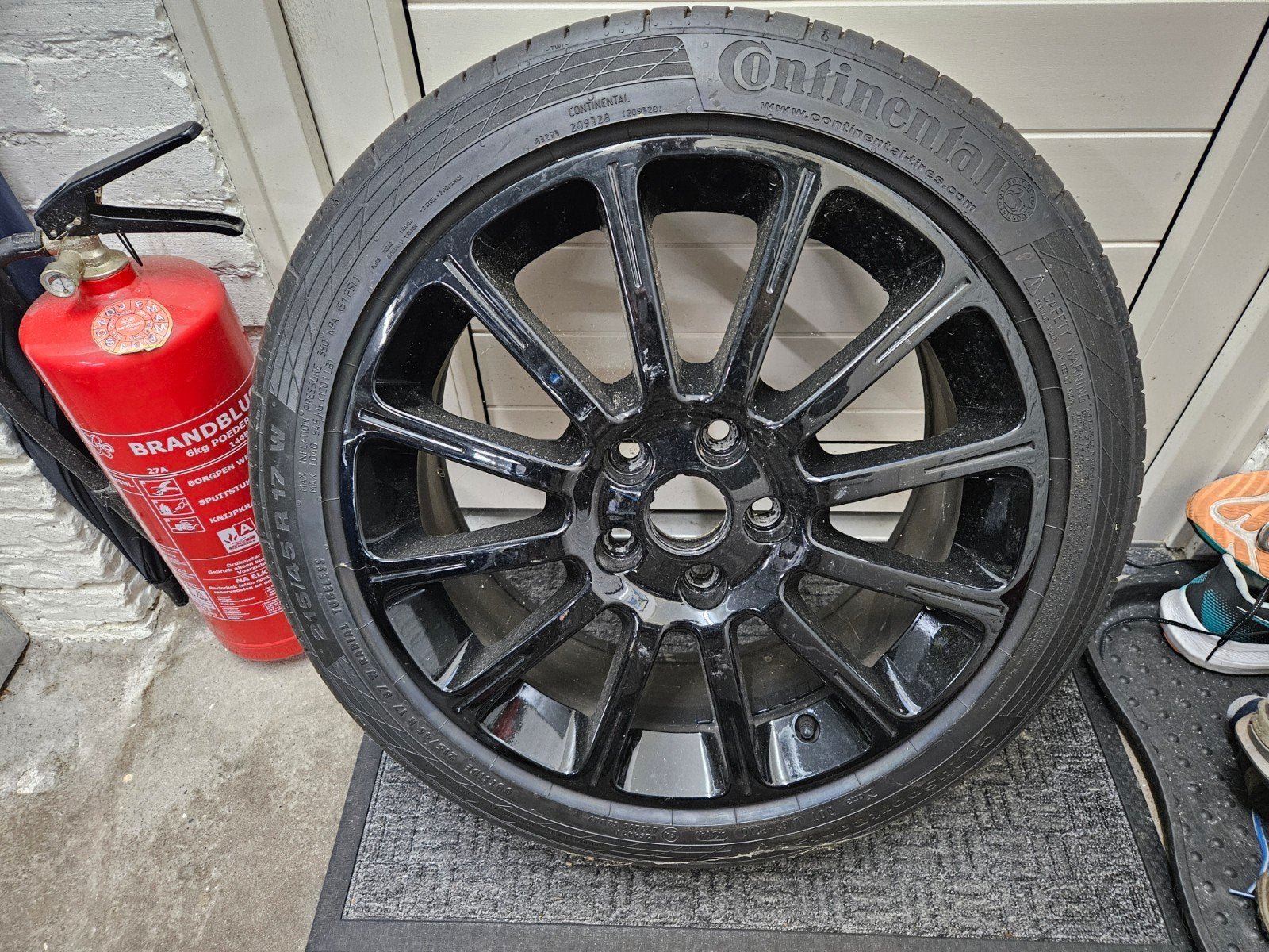 Renault Clio 3 RS velg met band 17 inch voor reserve, Ophalen, Zo goed als nieuw