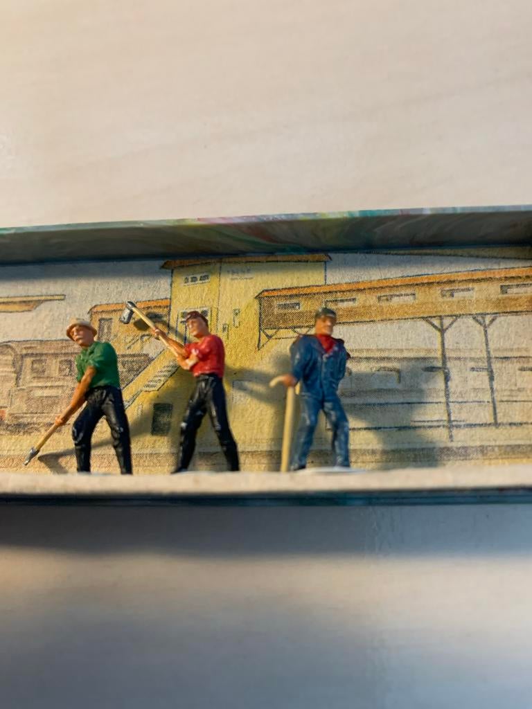 Diverse modelbouw figuren en voertuigen, Ophalen of Verzenden, Gebruikt, 1:50 of kleiner, Figuur of Figuren