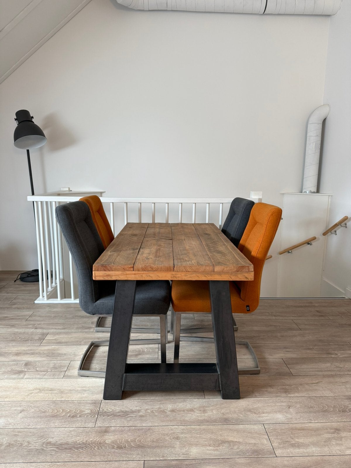 Henders & Hazel eetkamerset – robuuste tafel + 4 stoelen, Ophalen, 100 tot 150 cm, Teakhout, 50 tot 100 cm