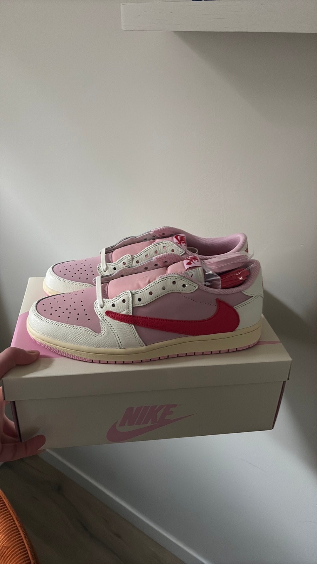 Travis Scott Tropical Pink 42, Overige kleuren, Nieuw, Ophalen of Verzenden, Sneakers of Gympen