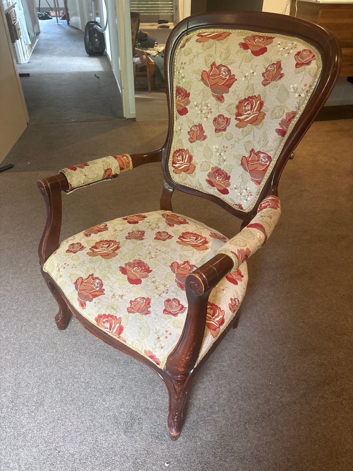 Antieke fauteuil met bloemenprint, Ophalen
