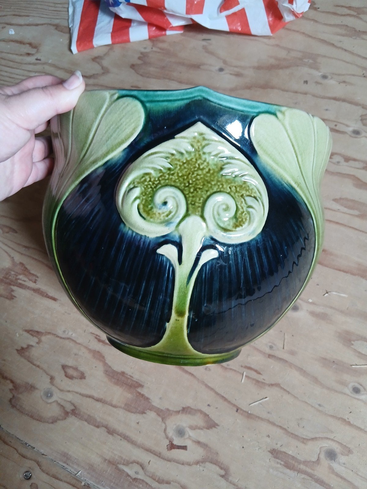 Nouveau majolica jardinière, Antiek en Kunst, Ophalen