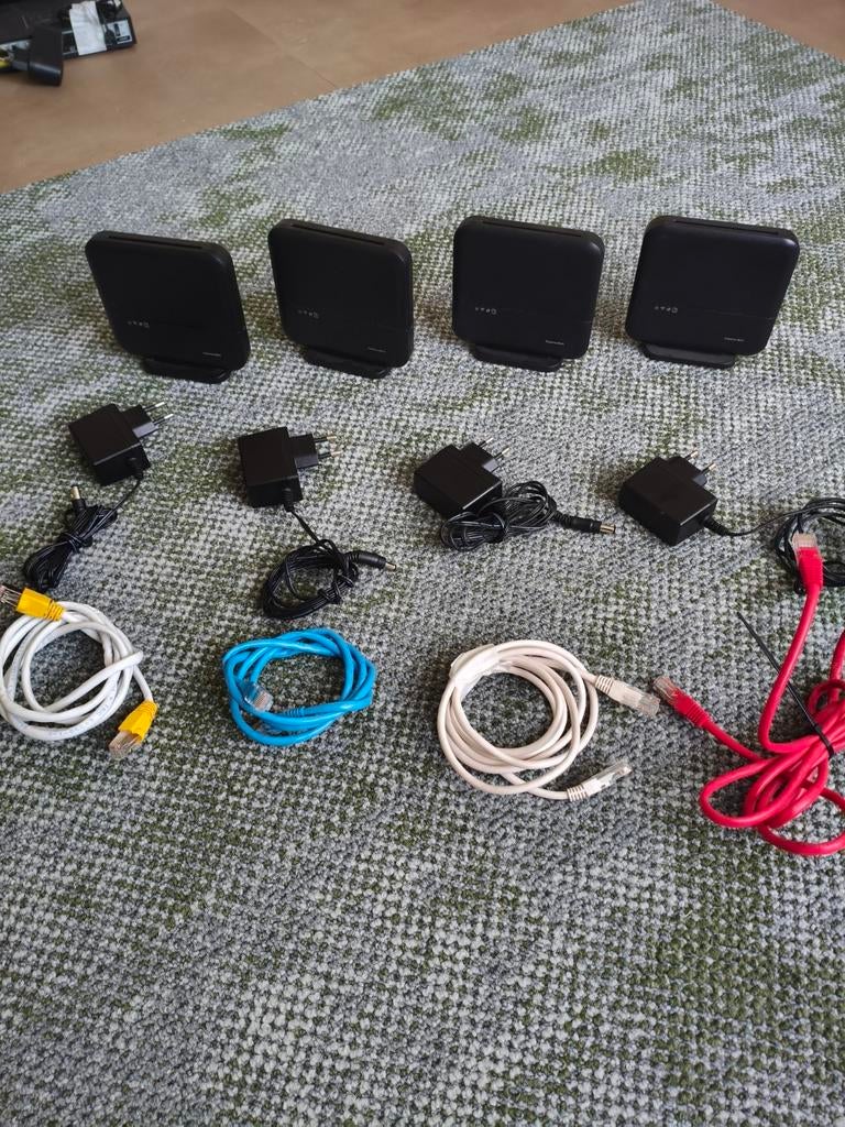 KPN Experia WiFi Boosters (4 stuks), Ophalen of Verzenden, Gebruikt, Router, KPN Experia