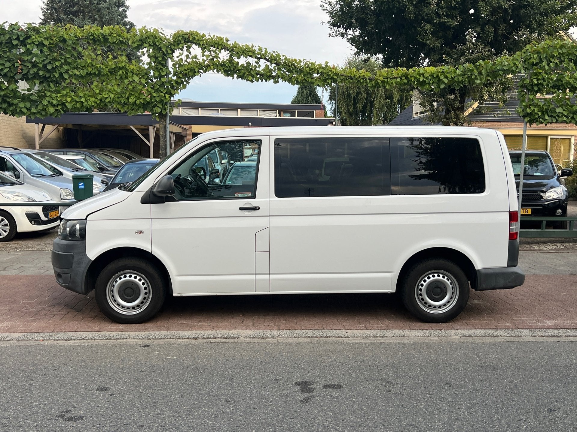 Volkswagen Transporter Kombi 2.0TDI L1H1 Trendline *9Pers| A, Voorwielaandrijving, Euro 5, Gebruikt, 241 €/maand