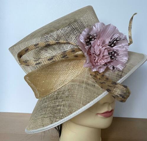 Debut hoed maat 57, Ophalen of Verzenden, Zo goed als nieuw, 56 of 57 cm (M, 7 of 7⅛ inch), Hoed
