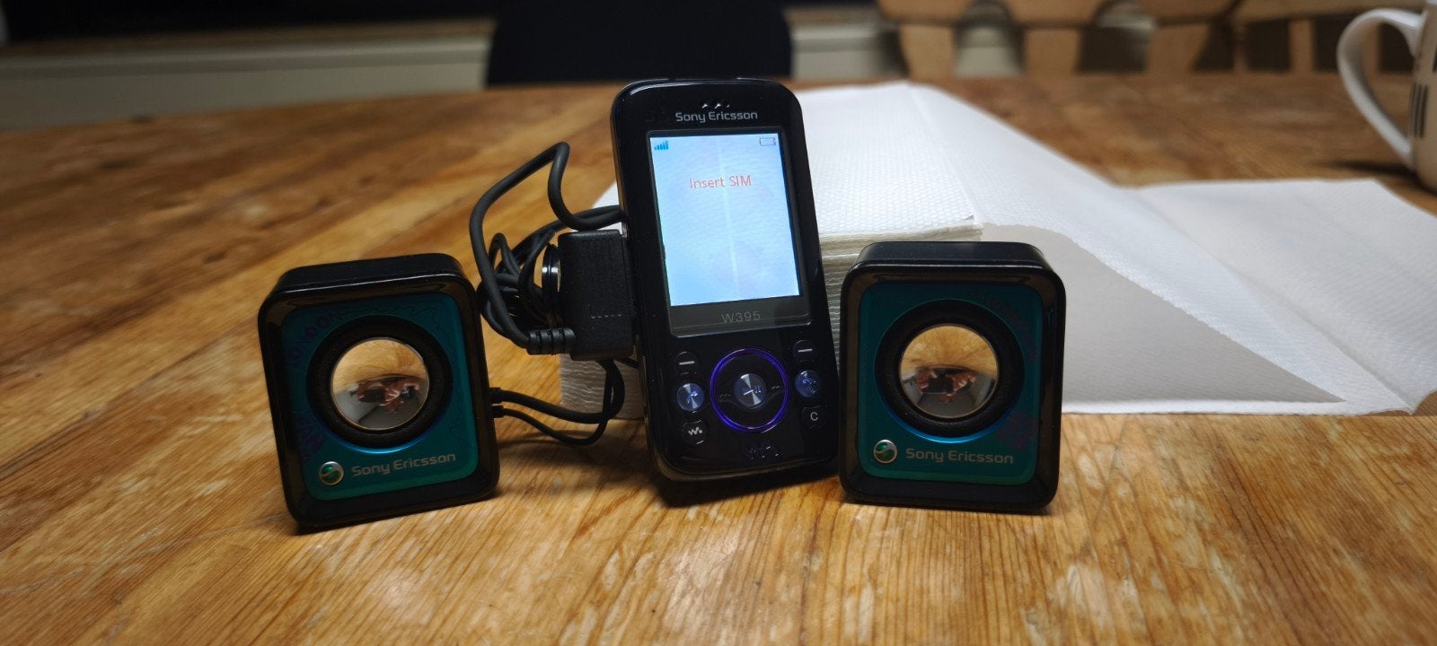 Sony Ericsson W395 Walkman - Nieuw in doos met speakers, Schuifmodel, Nieuw, Ophalen of Verzenden, Minder dan 3 megapixel