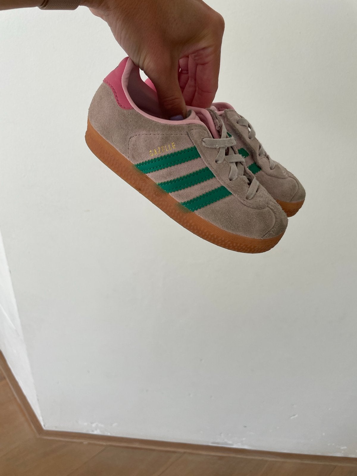 Adidas Gazelle sneakers maat 27, Gebruikt, Meisje, Schoenen, Ophalen of Verzenden