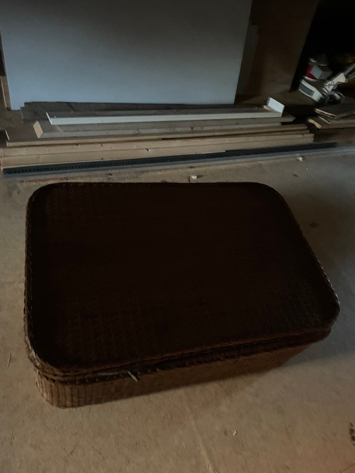 Gevlochten opbergkist/ salontafel, Ophalen, Overige materialen, Gebruikt, 50 tot 100 cm