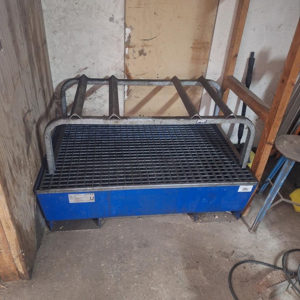 Olielekbak met vatenhouder, Ophalen of Verzenden
