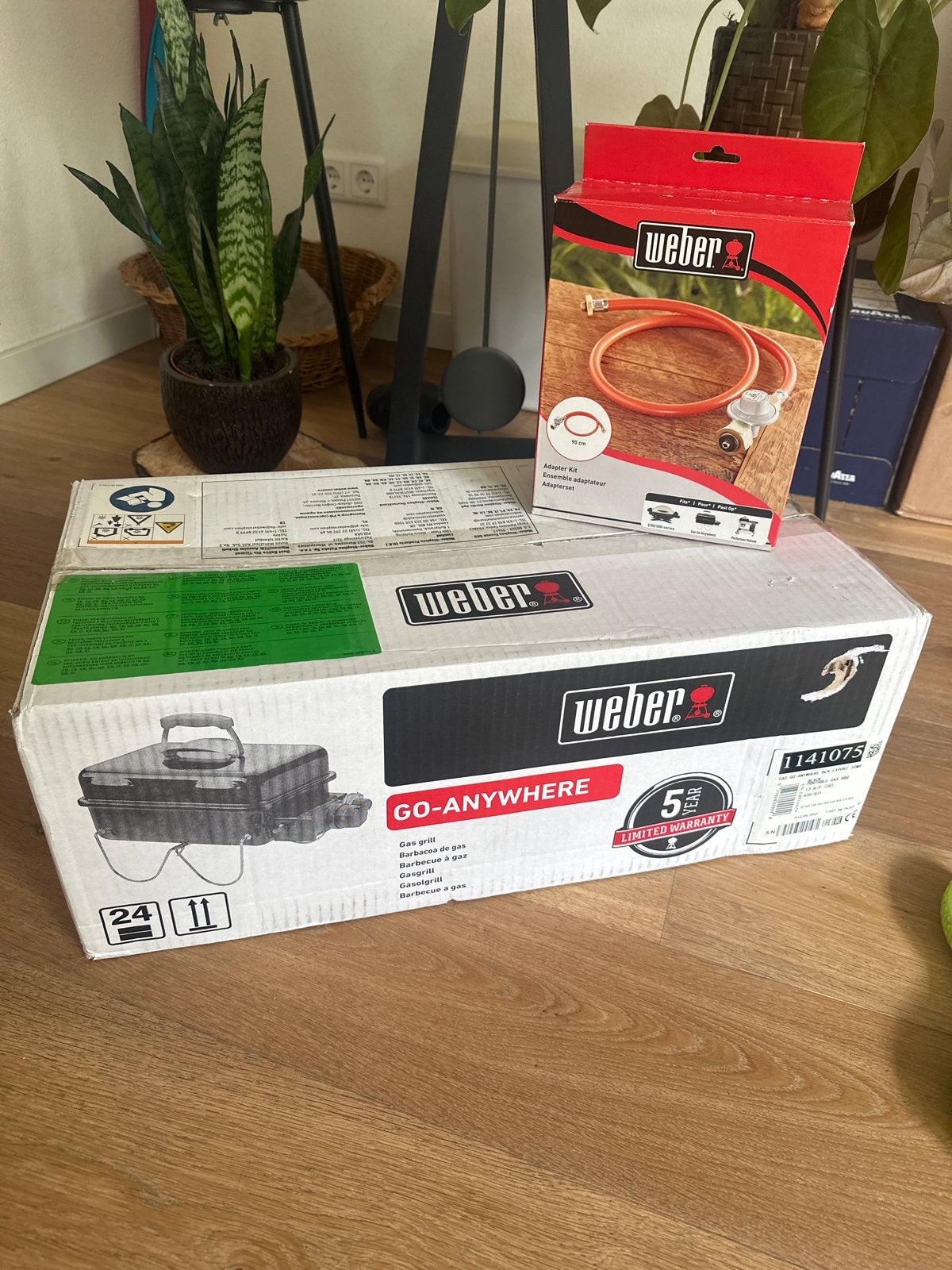 Nieuwe Weber Go-Anywhere gasbarbecue met slang en toebehoren, Ophalen of Verzenden, Nieuw