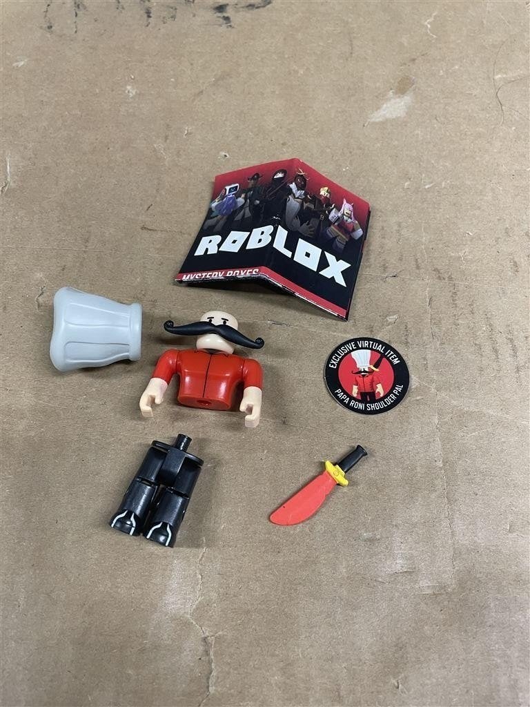 Roblox figuur papa roni shoulder pal, Verzamelen, Poppetjes en Figuurtjes, Zo goed als nieuw, Ophalen of Verzenden