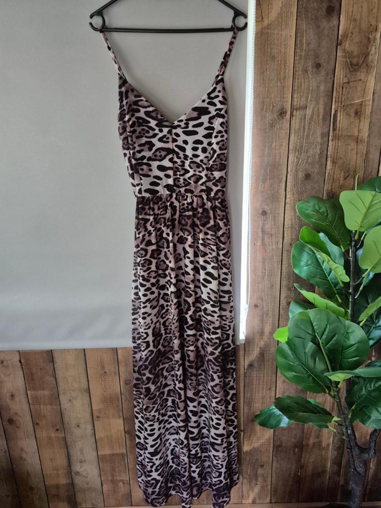 Prachtige lange jurk met panterprint maat M, Kleding | Dames, Maat 38/40 (M), Bruin, Nieuw, Ophalen of Verzenden