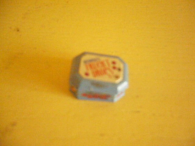 Mie18<> metalen snoeptrommeltje bodo hennig, Verzenden, Zo goed als nieuw, Poppenhuis