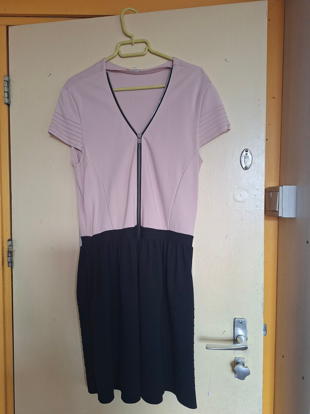 Maje jurk roze/zwart met rits, Maat 38/40 (M), Ophalen of Verzenden, Knielengte, Roze