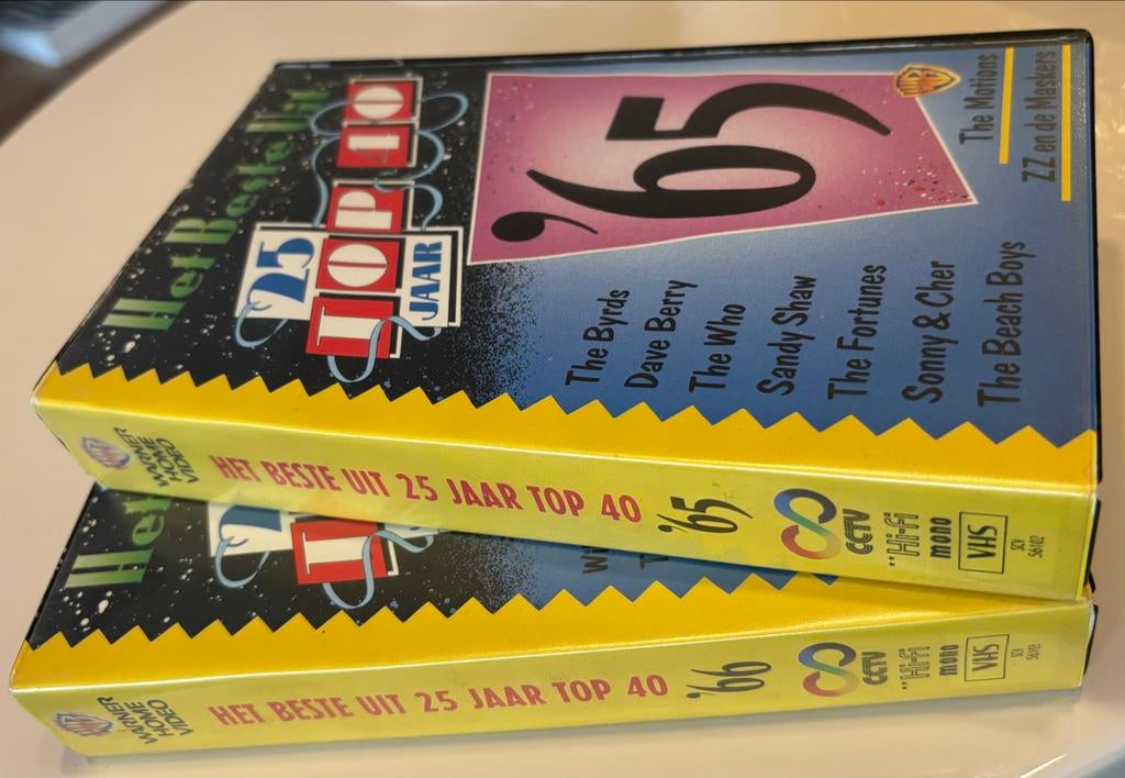 VHS: Het Beste uit '65 en '66 - 25 jaar Top 40 (2 stuks), Alle leeftijden, Ophalen of Verzenden, Gebruikt, Muziek en Concerten