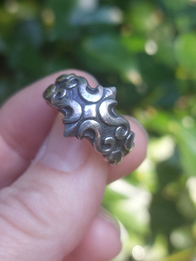 Stoere zilveren ring, maat 19 met Franse lelie patroon, 19 tot 20, Ophalen of Verzenden, Zo goed als nieuw, Dame of Heer