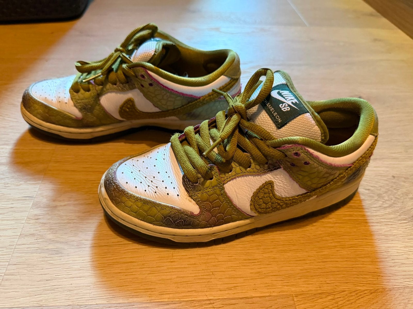 Nike SB Dunk Low 'Chameleon' Special Edition - Maat 38,5, Ophalen of Verzenden, Gedragen, Groen, Sneakers of Gympen
