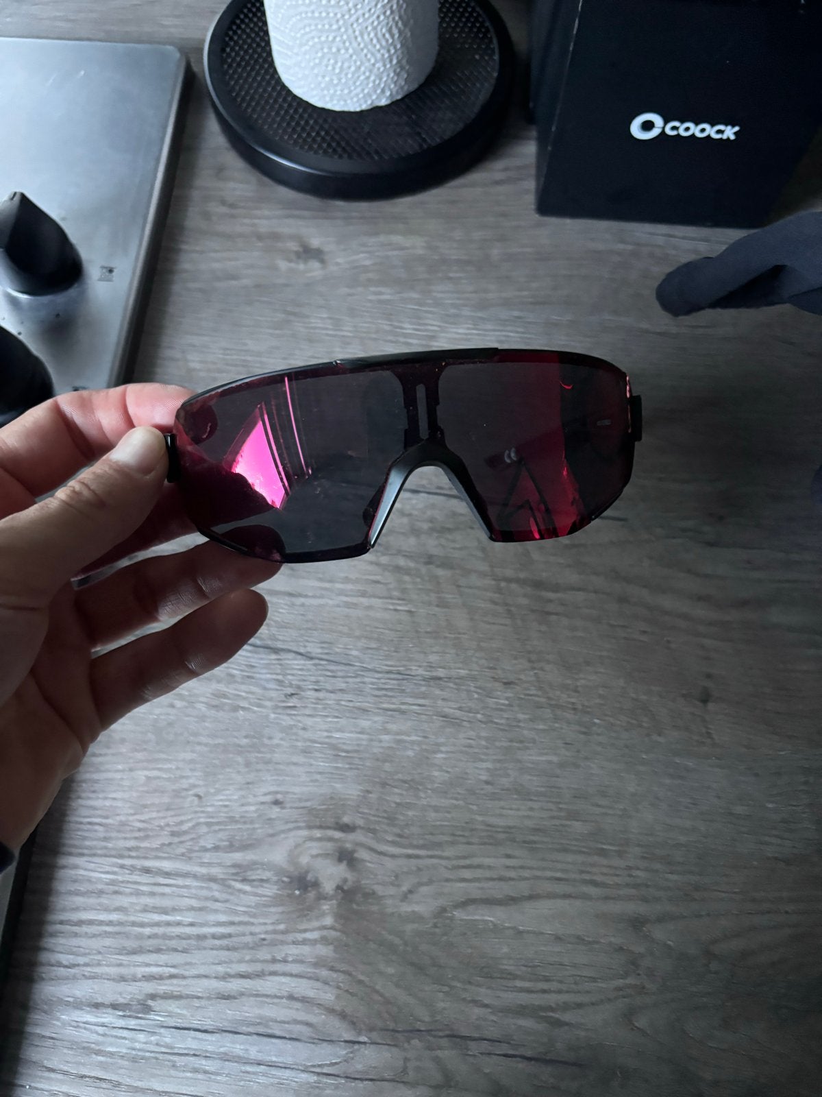 AGU Zonnebril met rode spiegelglazen, Sieraden, Tassen en Uiterlijk, Zonnebril, Zwart, Zo goed als nieuw, Ophalen