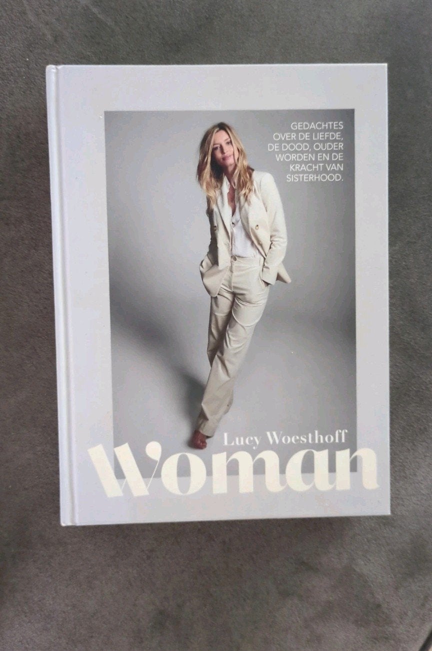 Woman - Lucy Woesthoff - Gedachten over liefde en sisterhood, Ophalen of Verzenden, Zo goed als nieuw, Lucy Woesthoff