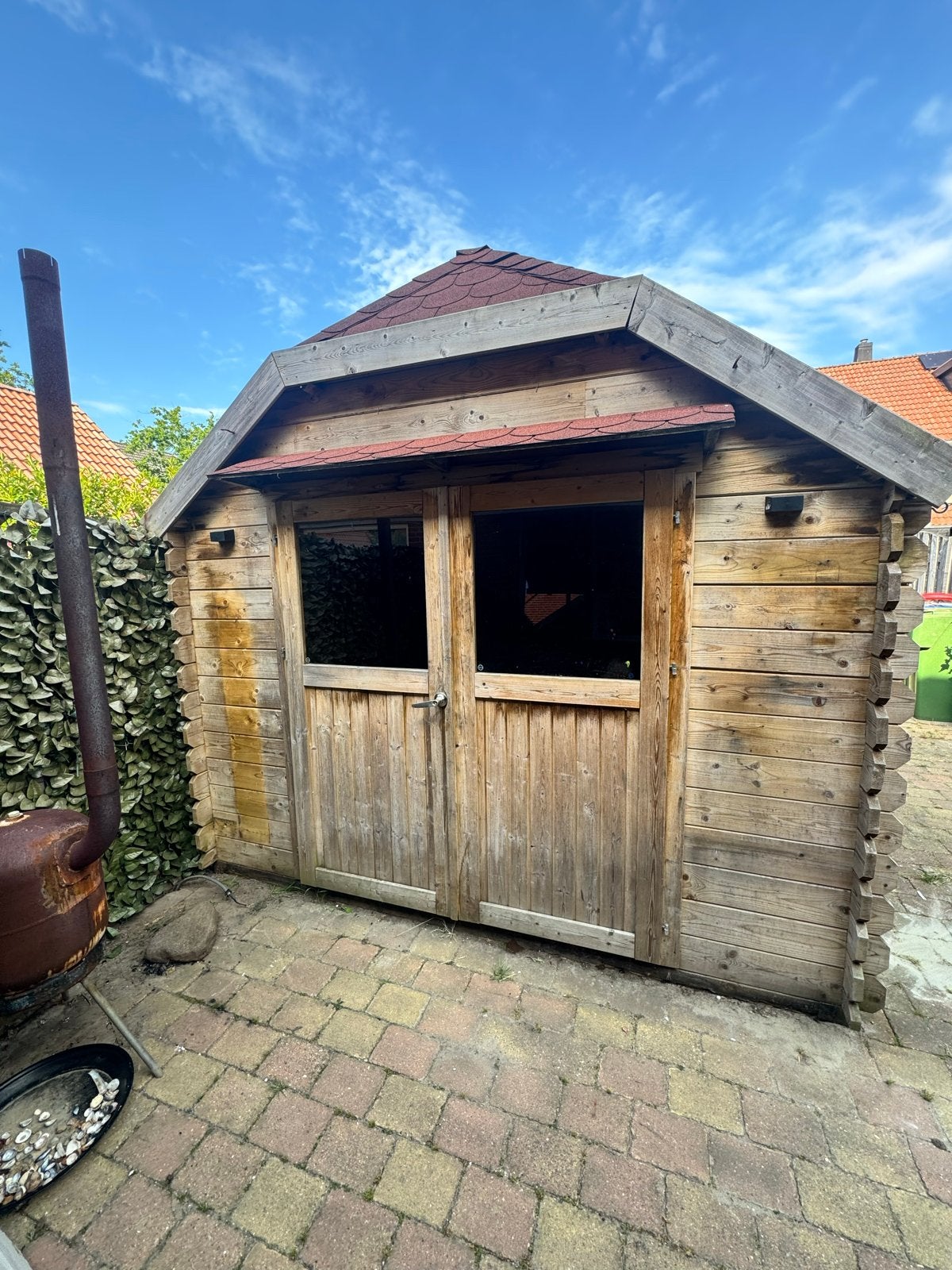 Gratis Houten tuinhuisje met dubbele deuren, Tuin en Terras, Tuinhuizen, Ophalen, Tuinhuis, 250 tot 500 cm, 2 ramen