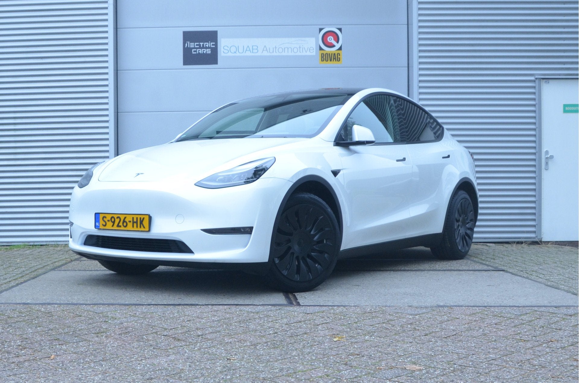 Tesla Model Y Long Range AWD 75 kWh AutoPilot3.0 Ryzen, SOH, Zwart, Wit, 351 pk, Vierwielaandrijving