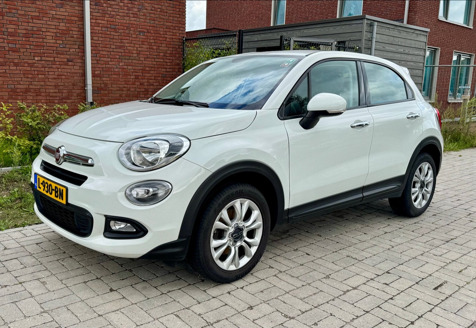 Fiat 500X 1.6 16V 81KW 2017 Wit, Voorwielaandrijving, Stof, Navigatiesysteem, Zwart