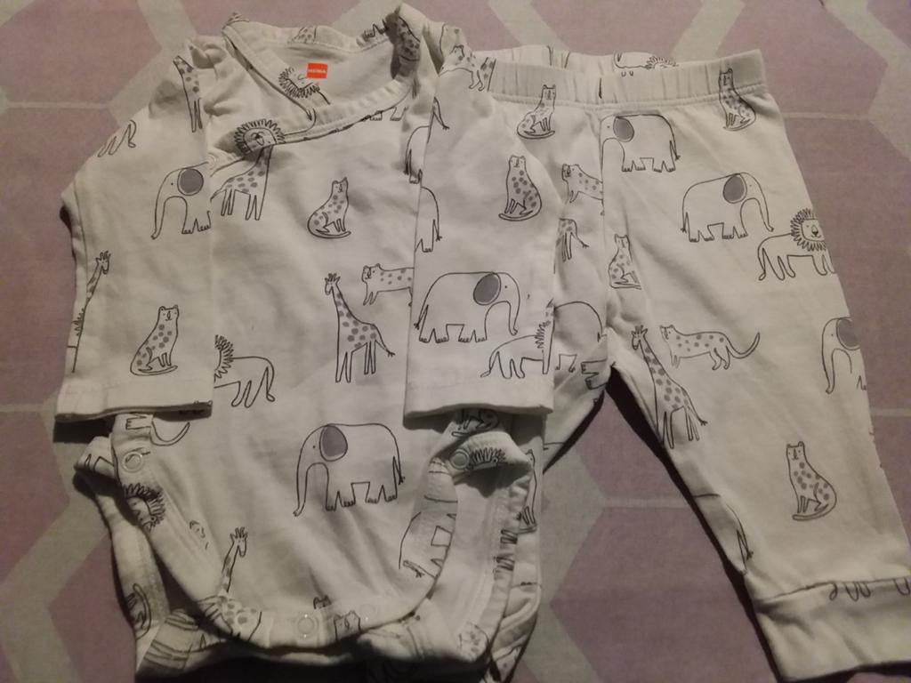 Dieren print setje maat 56, Kinderen en Baby's, Babykleding | Overige, Ophalen of Verzenden, Gebruikt, Jongetje of Meisje