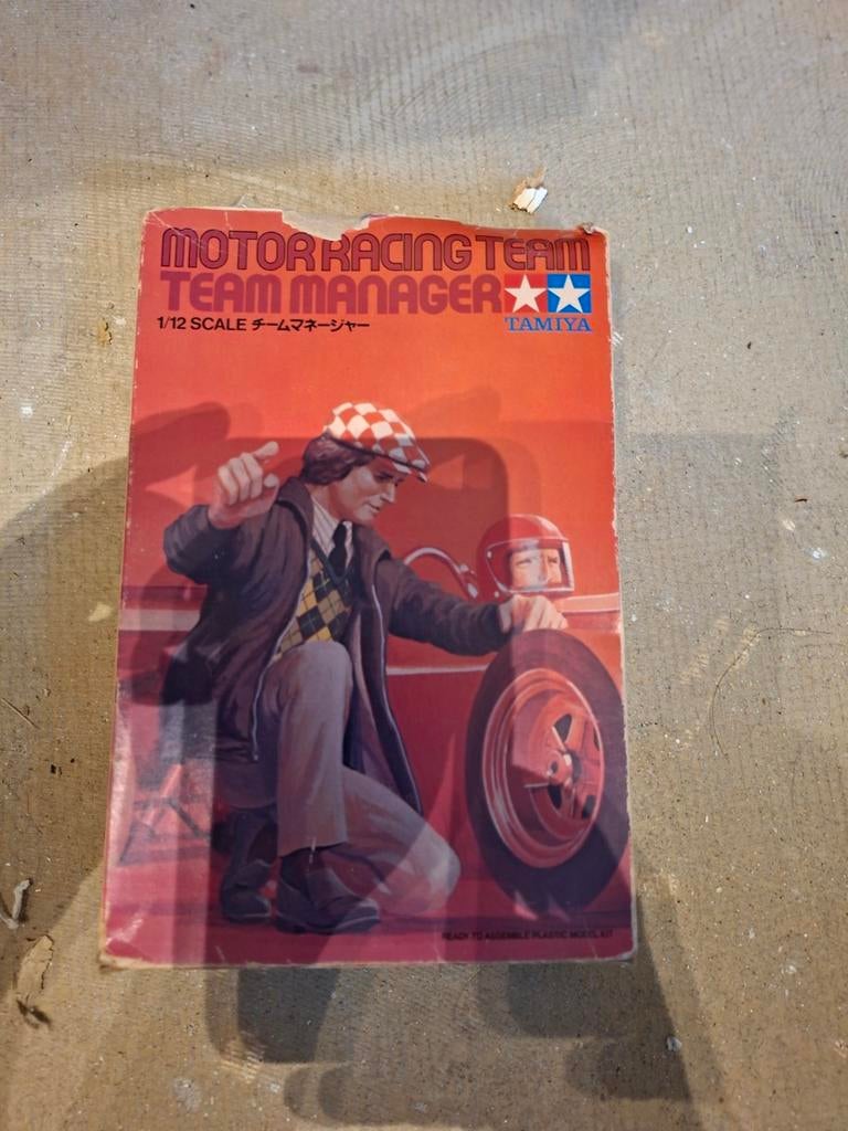 Tamiya Motor Racing Team Manager 1/12 schaalmodel, Verzenden