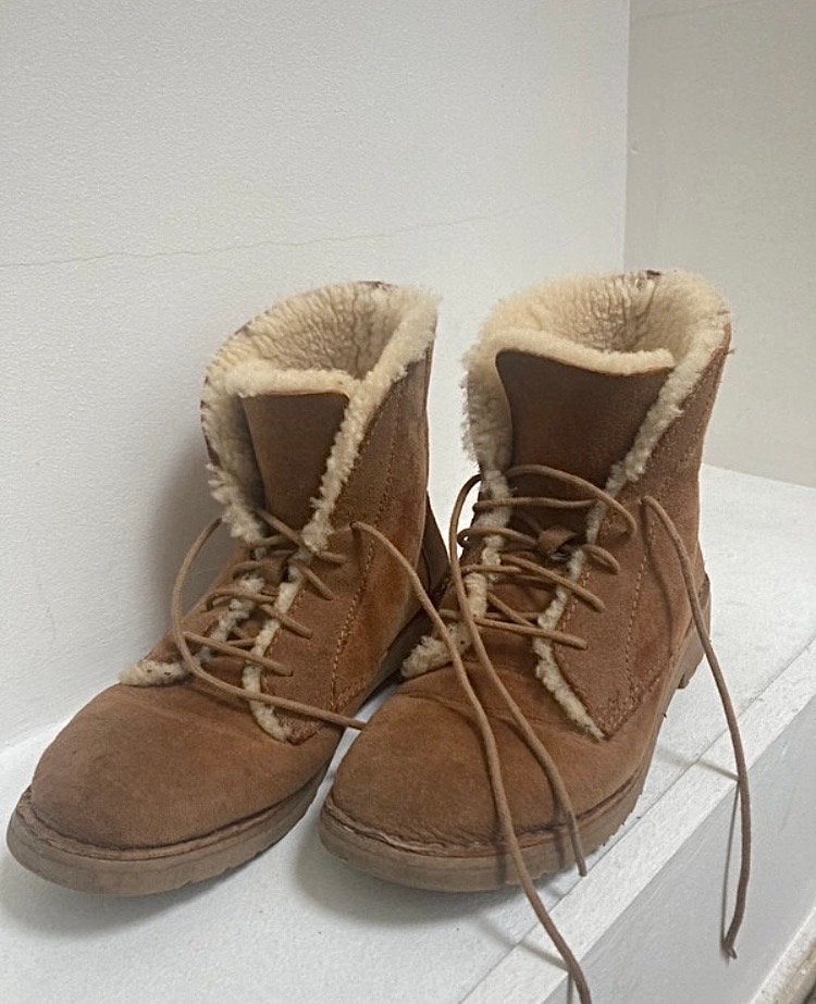 UGG Quincy Boots Maat 37 - Bruin Suède met Bontvoering, Kleding | Dames, Ophalen of Verzenden, Gedragen, Bruin, Lage of Enkellaarzen
