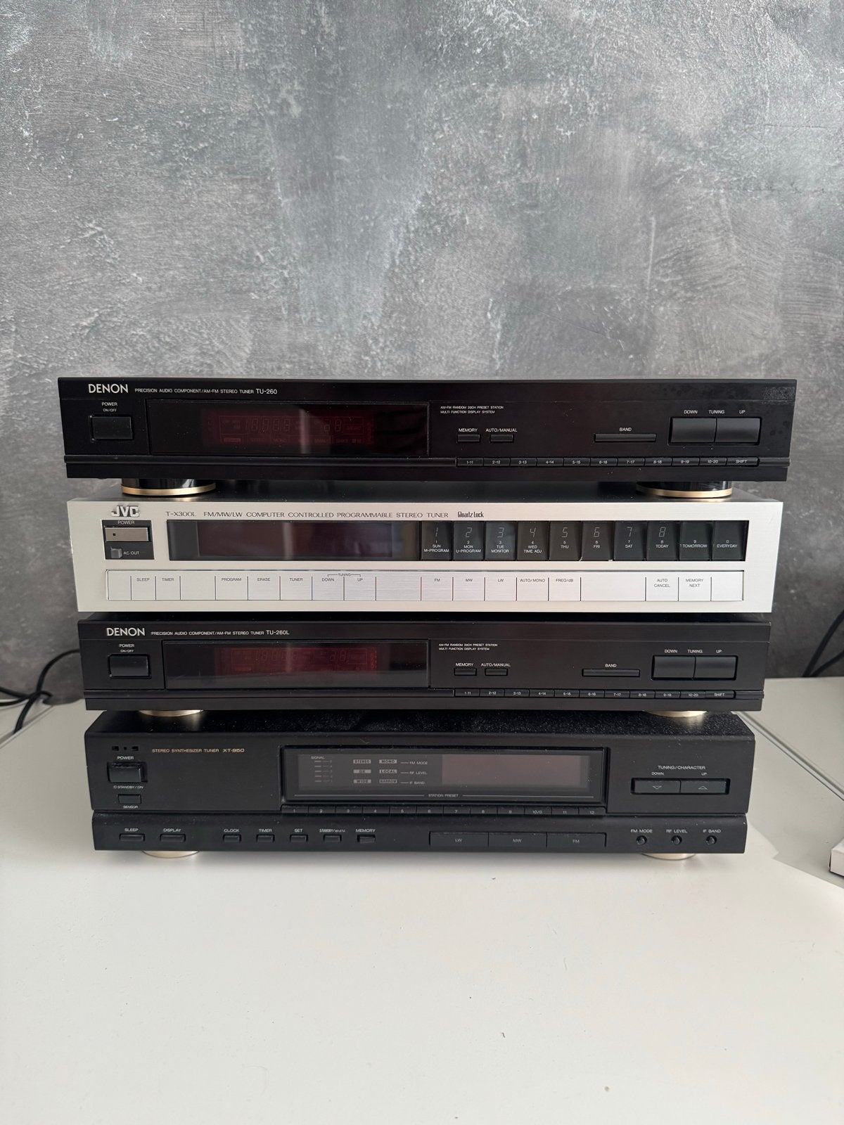 4 tuners van JVC, Denon en Aiwa - Ophalen voor speciaalbier, Ophalen, Gebruikt, Analoog