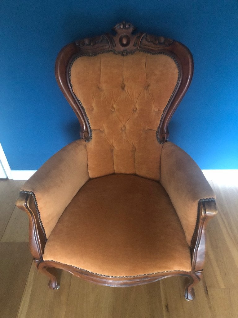 Sfeervolle rococo fauteuil in oranje velours, Antiek en Kunst, Ophalen