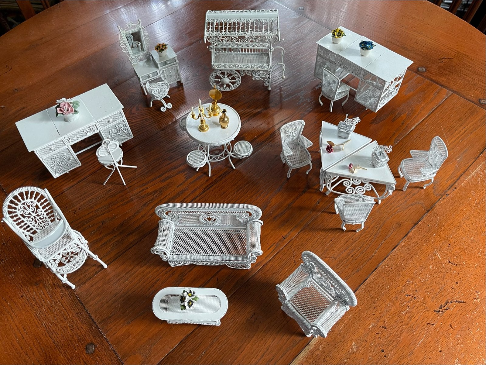 Poppenhuis Meubels Set (Witte Wicker) Vintage Stijl, Ophalen, Zo goed als nieuw