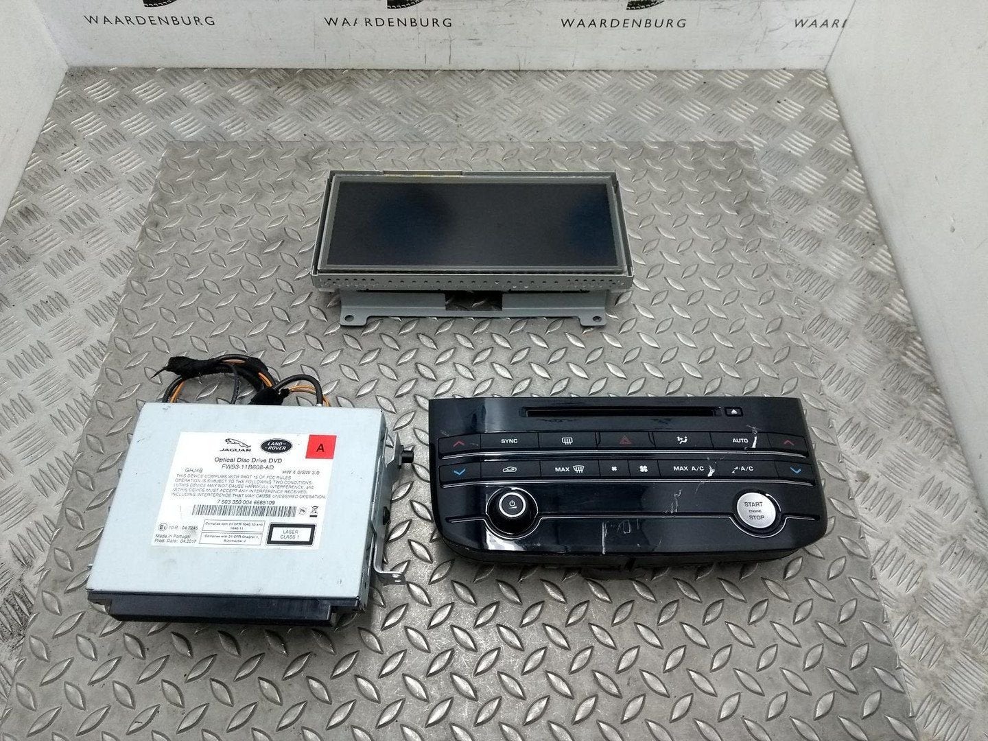 JAGUAR XE X760  NAVIGATIE 2017, Ophalen of Verzenden, Gebruikt, Stiba lid